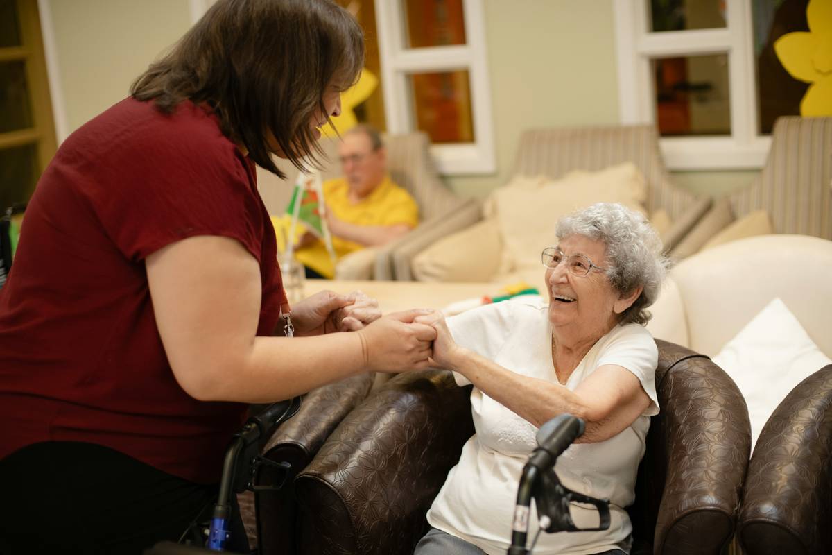 Benefits of Assisted Living Facilities: 7 Proven Reasons to Choose Ease Over Exhaustion